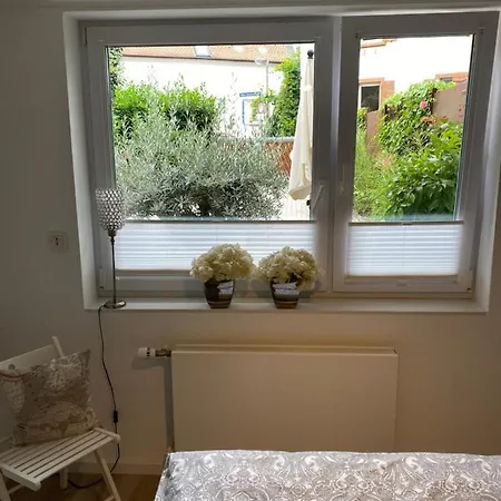 Am Weinberg 代德斯海姆